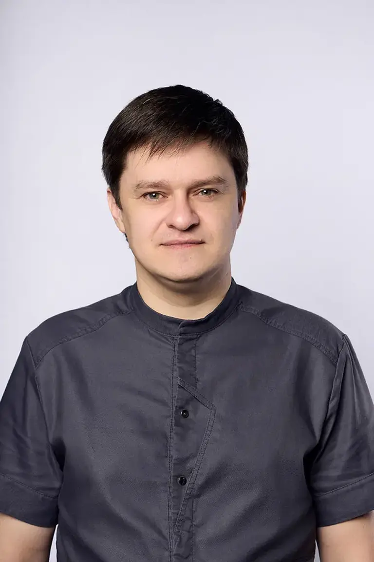 Иварс Игоревич Бутелин, врач стоматологии ЭстетДент